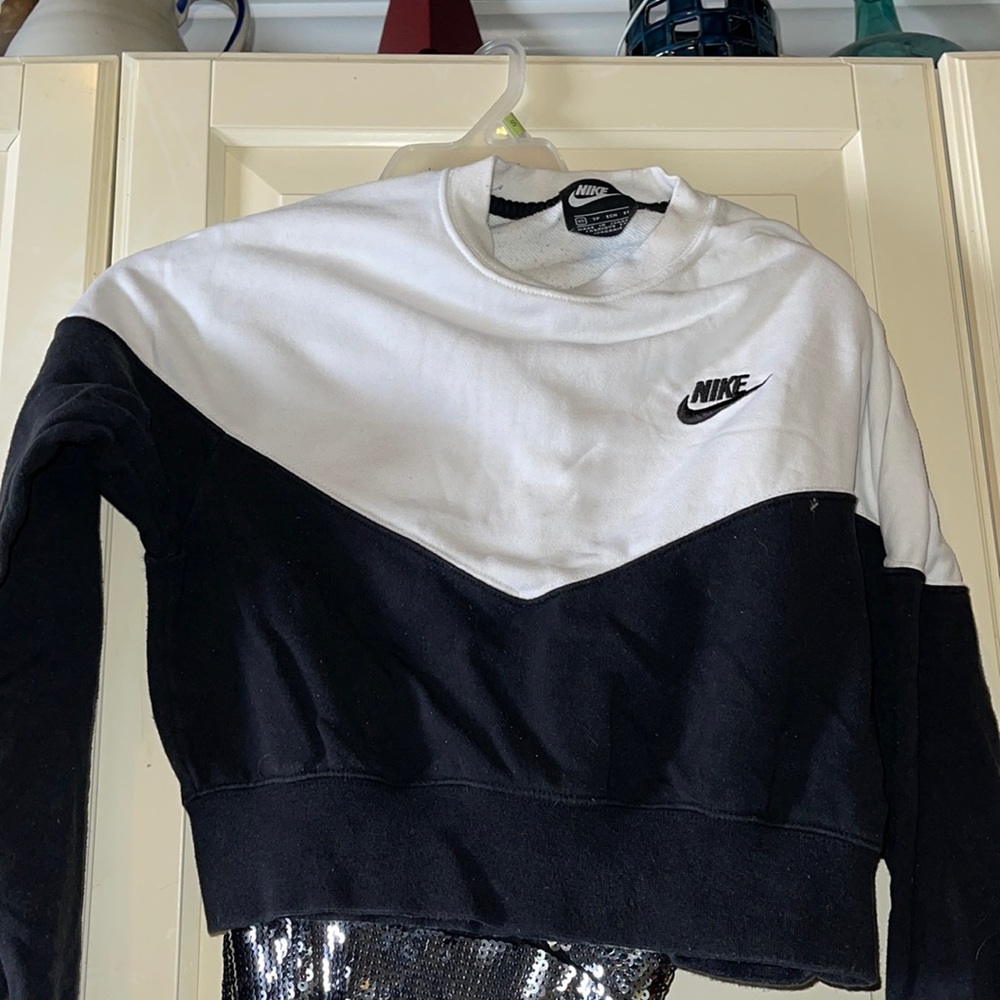 Nike black/white sweater